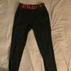 Alphalete small jogger with pockets black